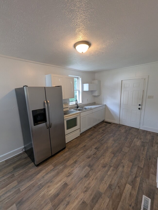 Photo - 808 N Main St Unit B