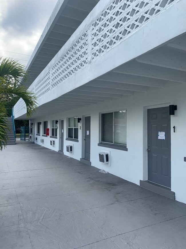 Photo - 2915 Broadway Ave