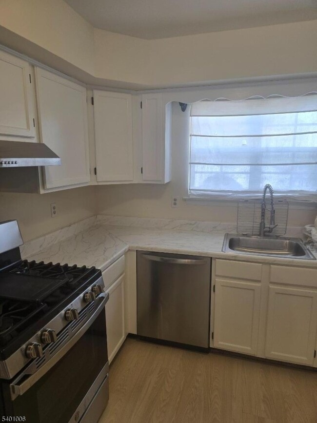 Photo - 754 Darlington Dr