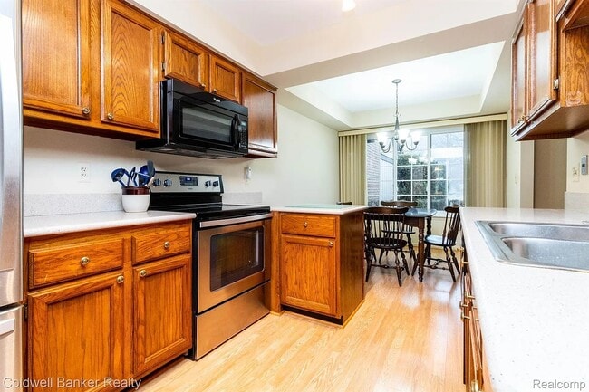 Kitchen - 235 Meadow Lane Cir