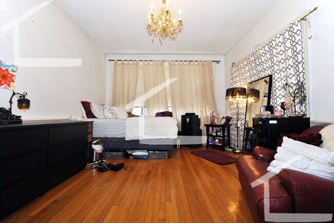 Photo - 211 St Paul St