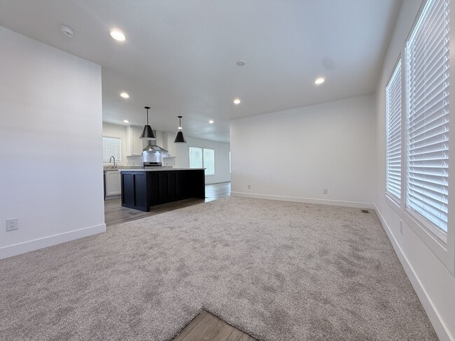Photo - 2060 N Center St