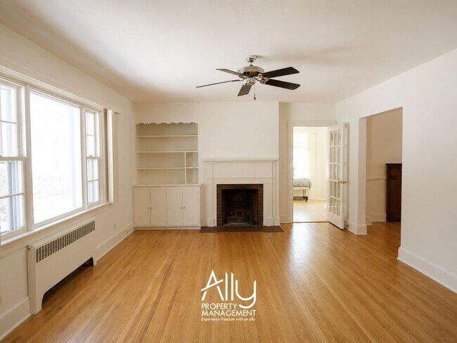 Photo - 1605 Cambridge Cir