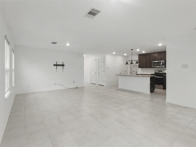 Photo - 1310 Cardinal Trail