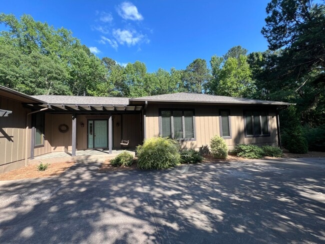 Photo - 3005 Hickory Tree Pl
