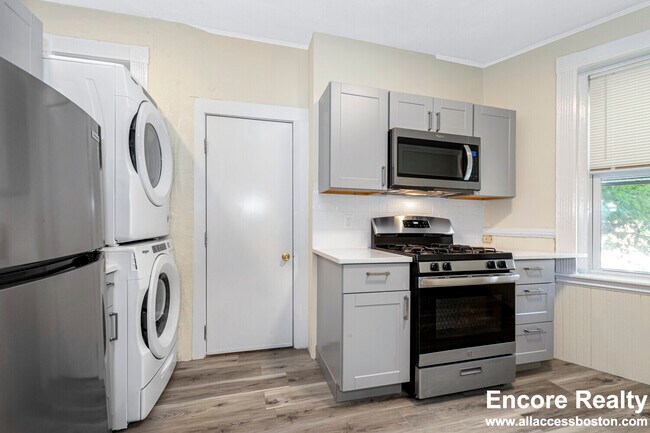 Photo - 46 Brackett St Unidad 8