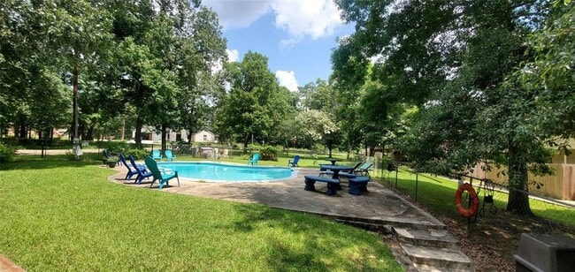 Photo - 28 Lakeway St