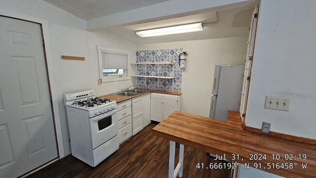 Photo - 1328-1330 E Davenport Street Unit 1330