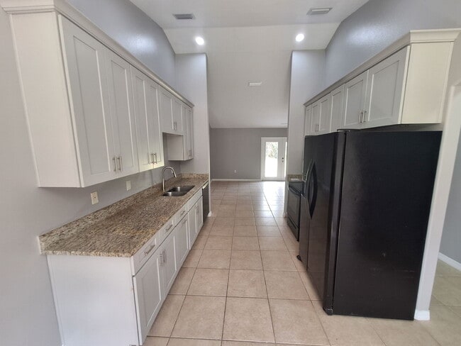 Photo - 3/2 Annual Rental Near Atwater Elementary School