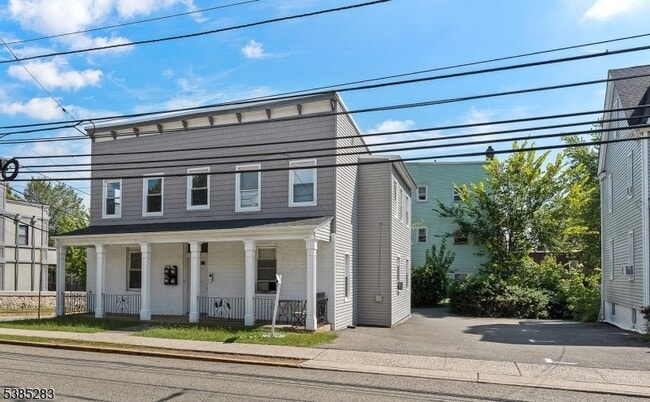 Building Photo - 143 Valley Rd Rental