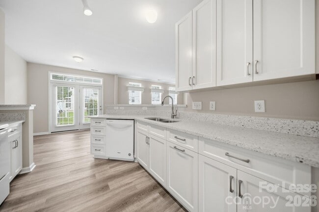 Photo - 514 Turning Leaf Way