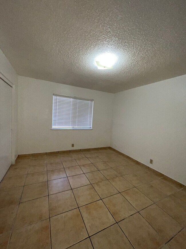 Photo - 2268 Unidad D