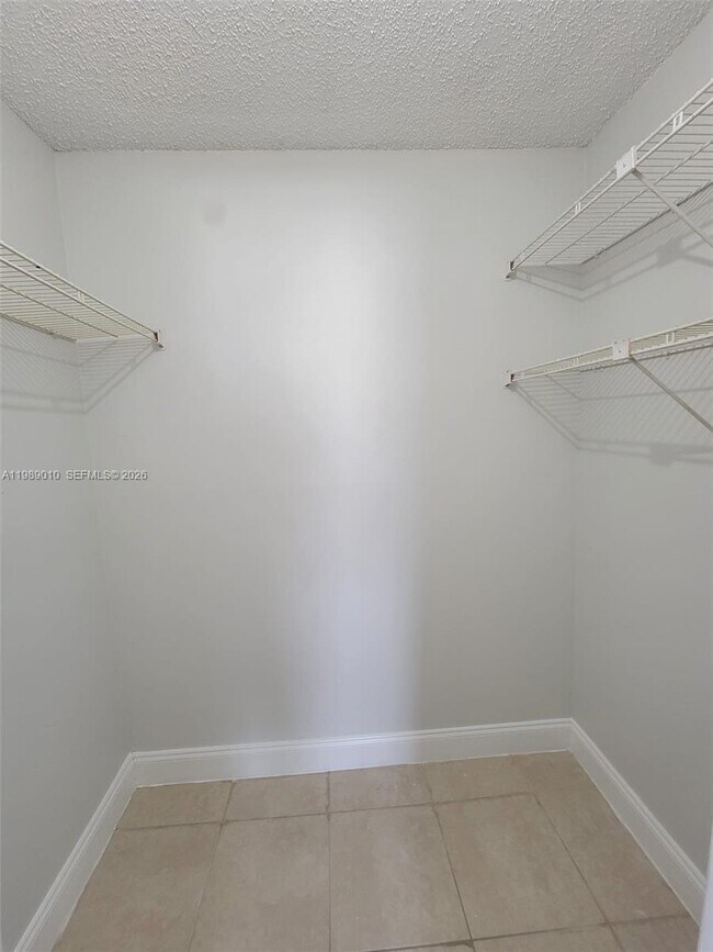 Photo - 5881 NW 57th Ave Unidad 7