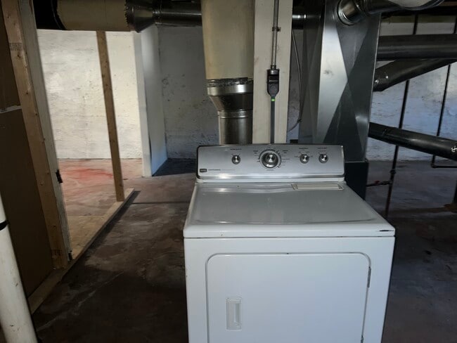 Photo - 835 Easton St