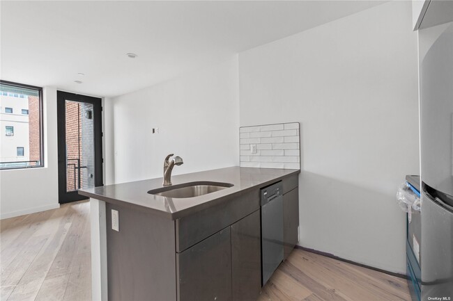 31-25 Newtown Avenue,- - 31-25 Newtown Avenue,- Condo