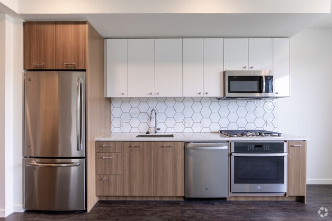 Studio, 1BA - 430 SF - Multnomah Station