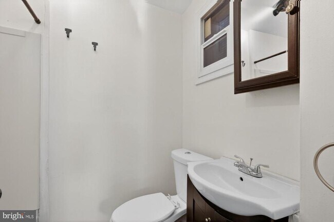 Photo - 1733 W Oxford St Unit 1