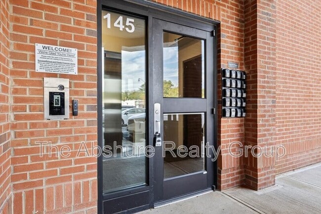 Photo - 145 S Main St