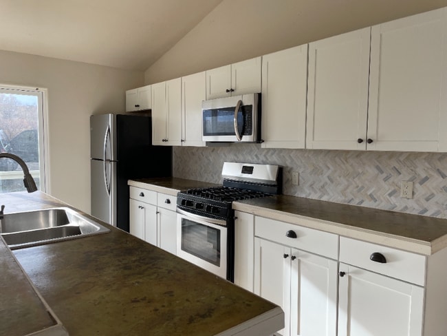 Photo - 39083 Hwy 92