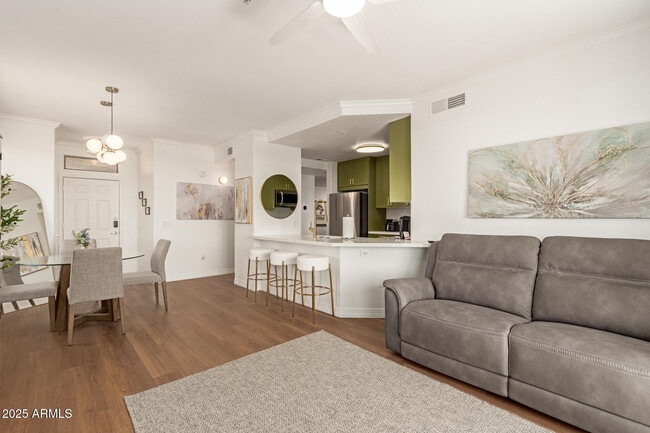 Building Photo - 20100 N 78th Pl Unit 2083