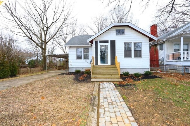 Building Photo - Sycamore Twp - Charming 2 bed 1 bath bungalow