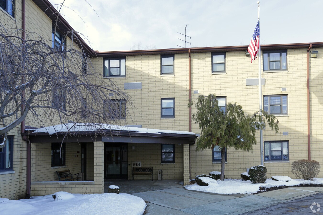 Photo - Ostrow Apartments