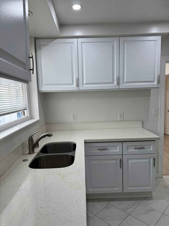 Photo - 5154 Marathon St Unidad 102