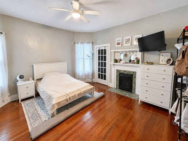 Photo - 344 Oldham Ave