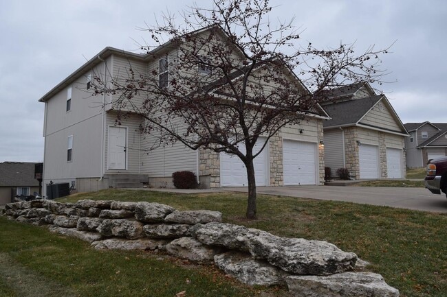 Building Photo - 10528 E 45th Pl Unit 10528