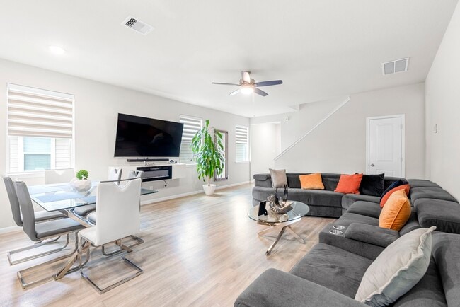 Photo - 5006 Sunway Dr