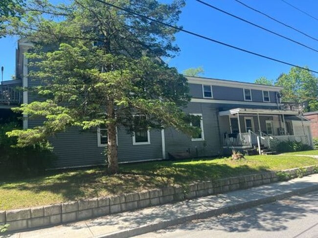 9 Court St Unidad B