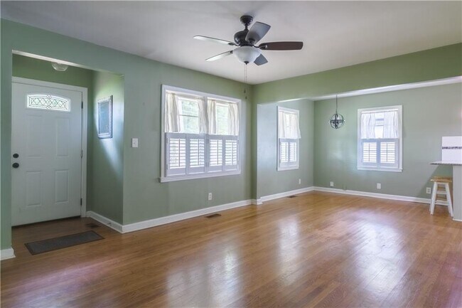 Photo - 564 Parker Ave Casa