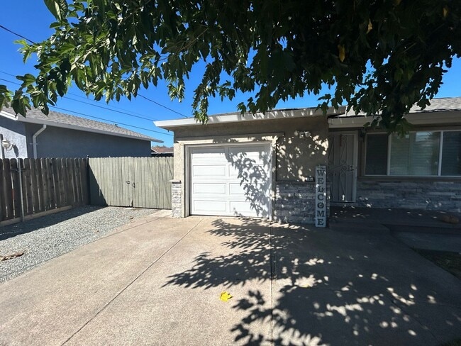 Photo - 131 S Olive Ave