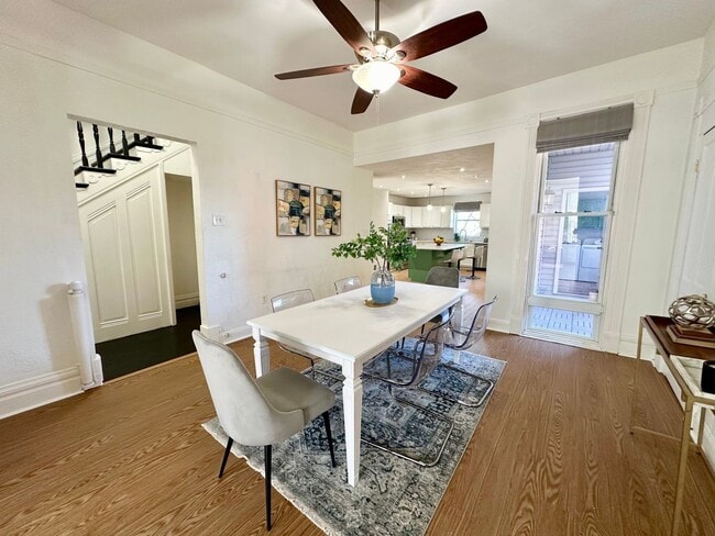 Photo - 715 N Beatty St