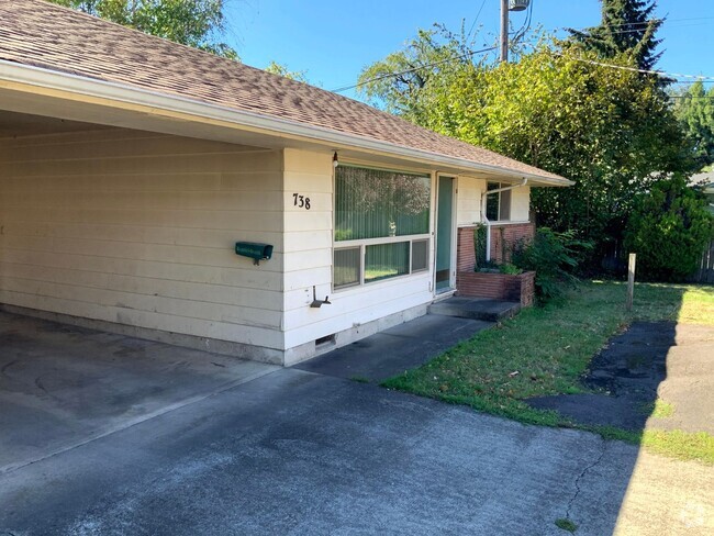 Building Photo - 2 Bedroom Near Harlow Rental