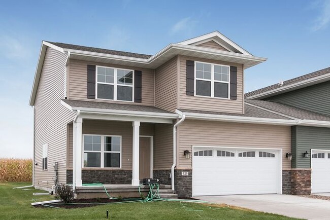 3 bed/2.5 bath available in North Liberty - 3 bed/2.5 bath available in North Liberty House