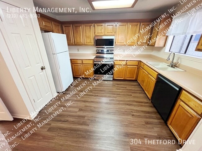 304 Thetford Dr