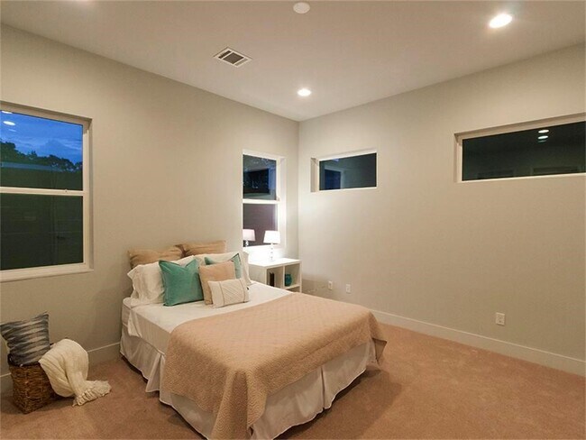 Photo - 864 Wakefield Dr