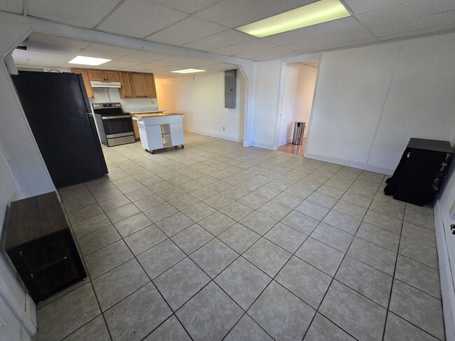 Photo - 218 Hillside Dr