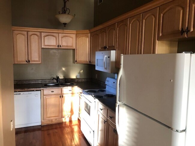 Photo - 109 N Spring St