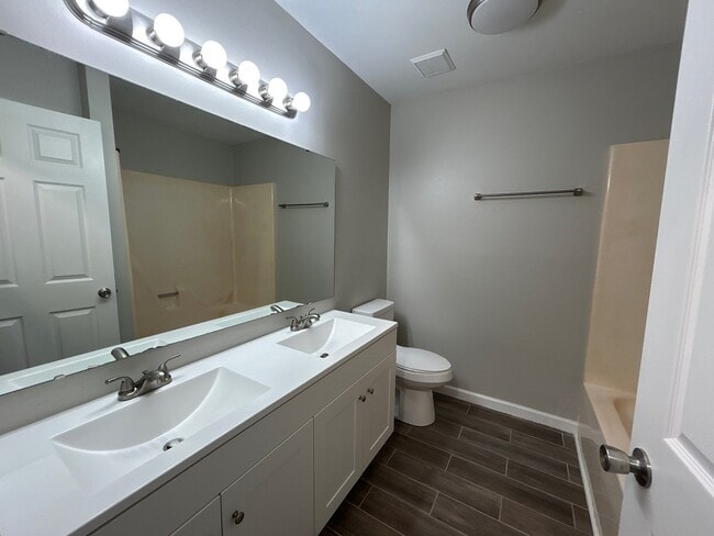 Photo - 40 Fairway Cv