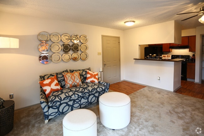 1BR-1BA 557SF - The Hollows