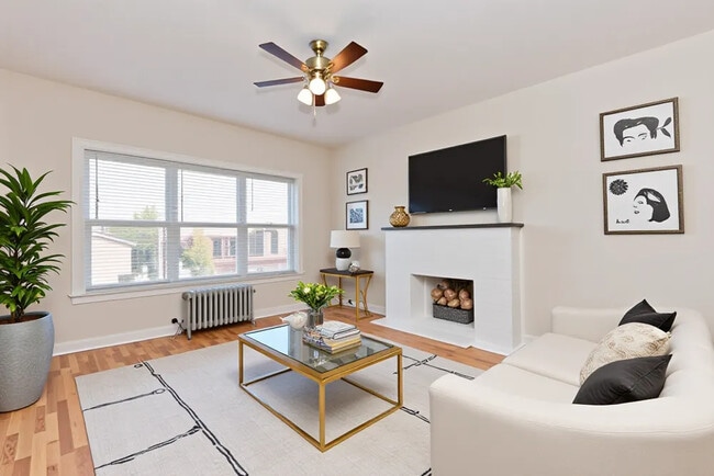 Building Photo - 3137 W Lawrence Ave Unit 3