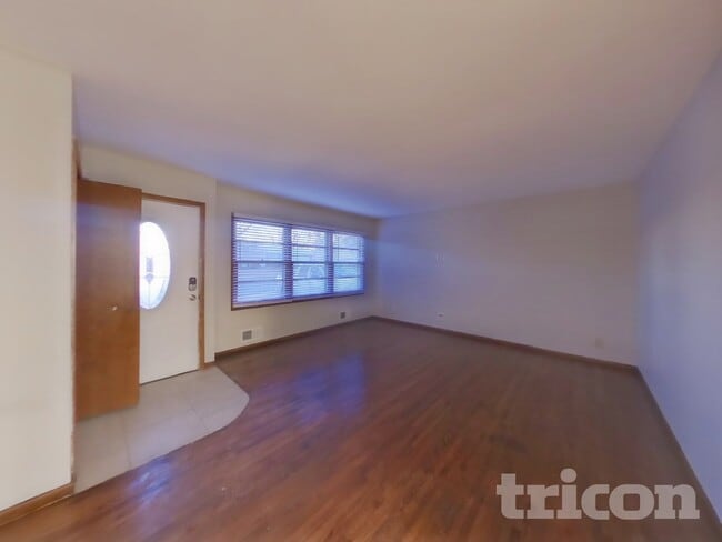 Photo - 3733 Hillsboro Ave N