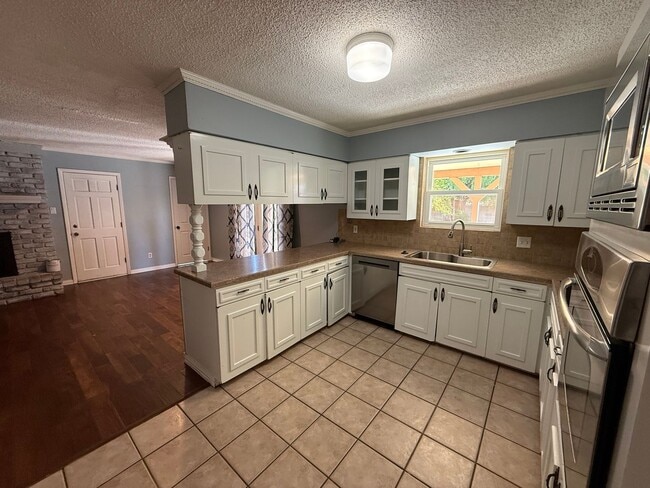 Photo - 4 Bed Brick Home! Zia School District! - P...