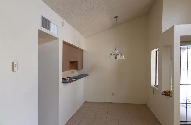 Photo - 3445 N Fremont Ave Unit 1