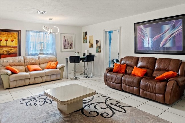 Photo - 121 SW 28th Terrace