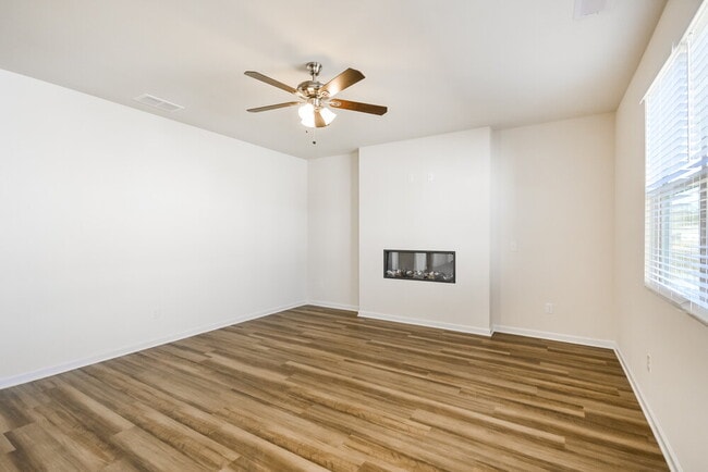 Photo - 637 Moorings Ave