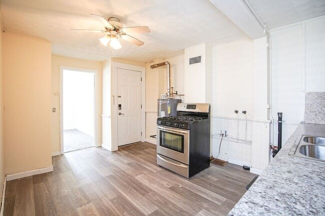 Photo - 32 Joy St Unit 2R