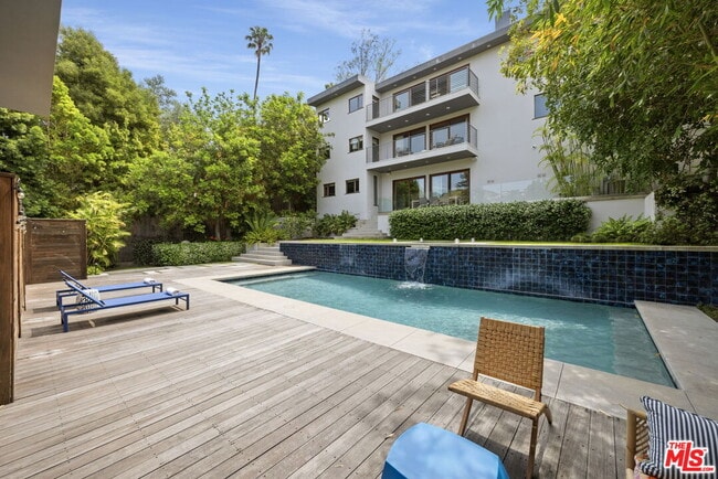 Photo - 2035 De Mille Dr